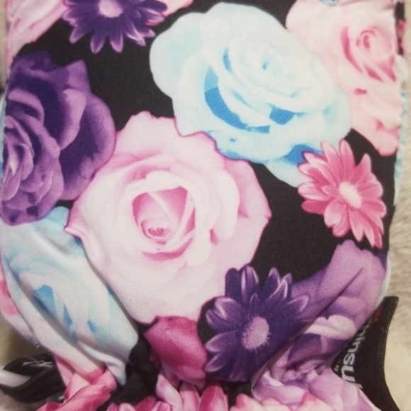 Floral 3M Thinsulate Gloves - Picture 2 of 3